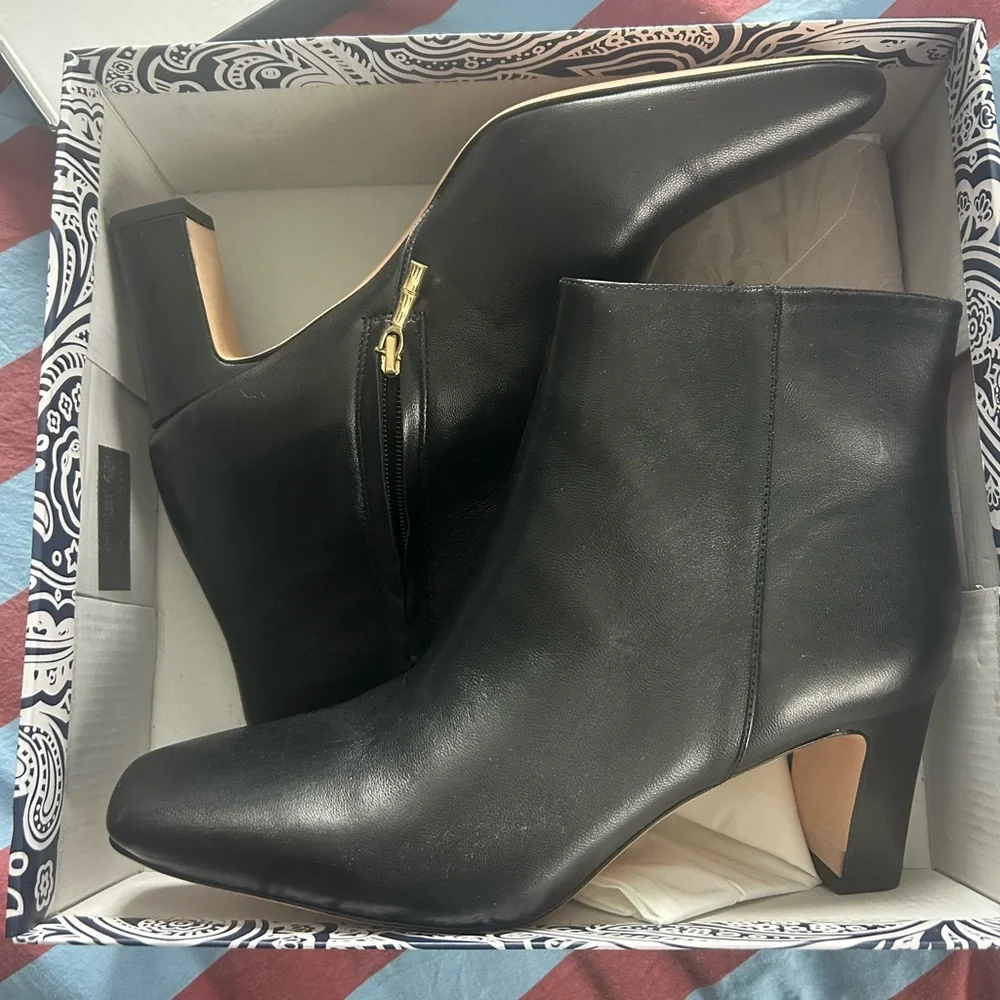 J MCLAUGHLIN GLORIA LEATHER ANKLE BOOT BLACK SZ 10 MODERN CHIC PREPPY OFFICE - Picture 5 of 6